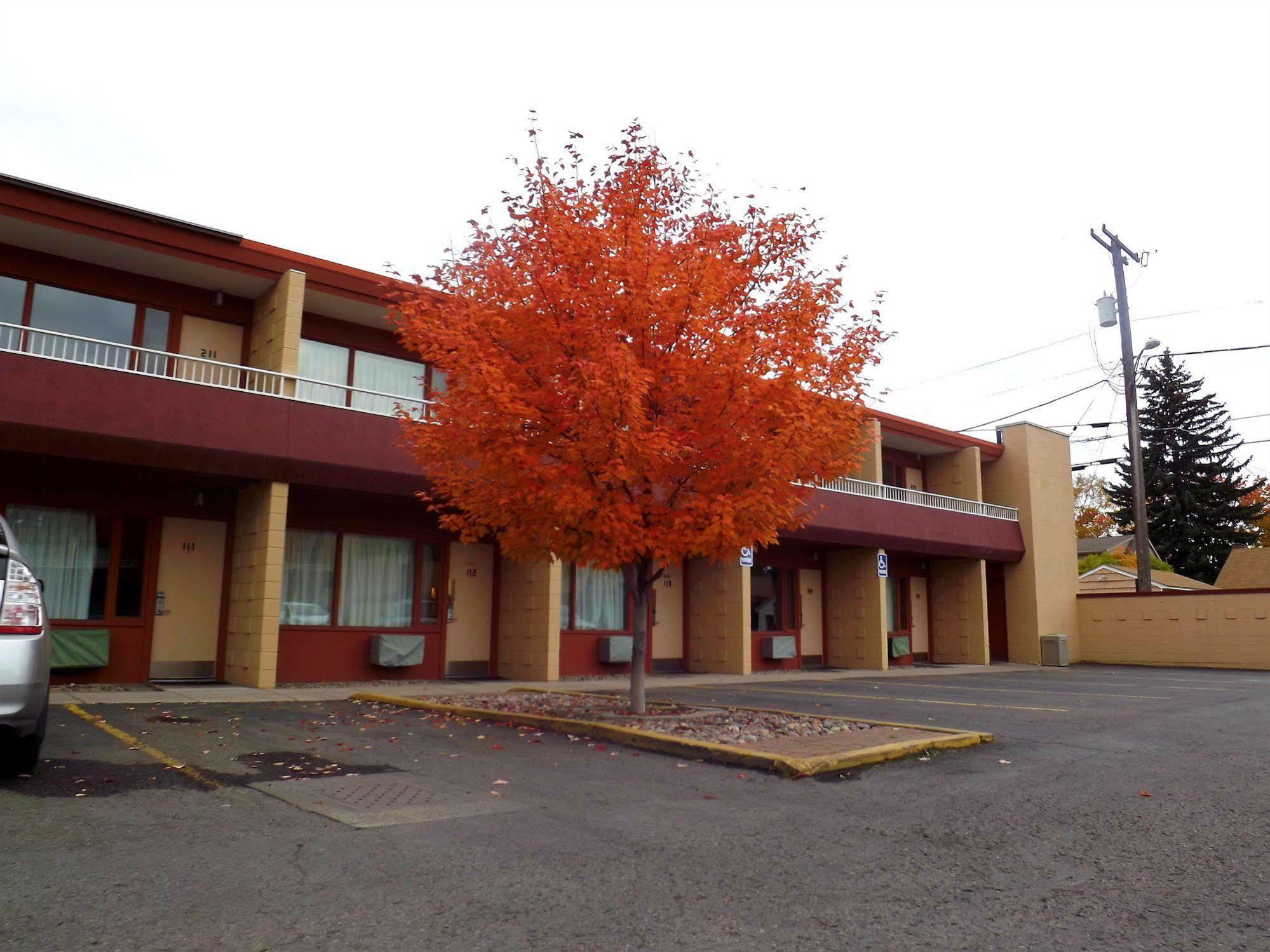 Travelodge By Wyndham Kalispell Exterior foto